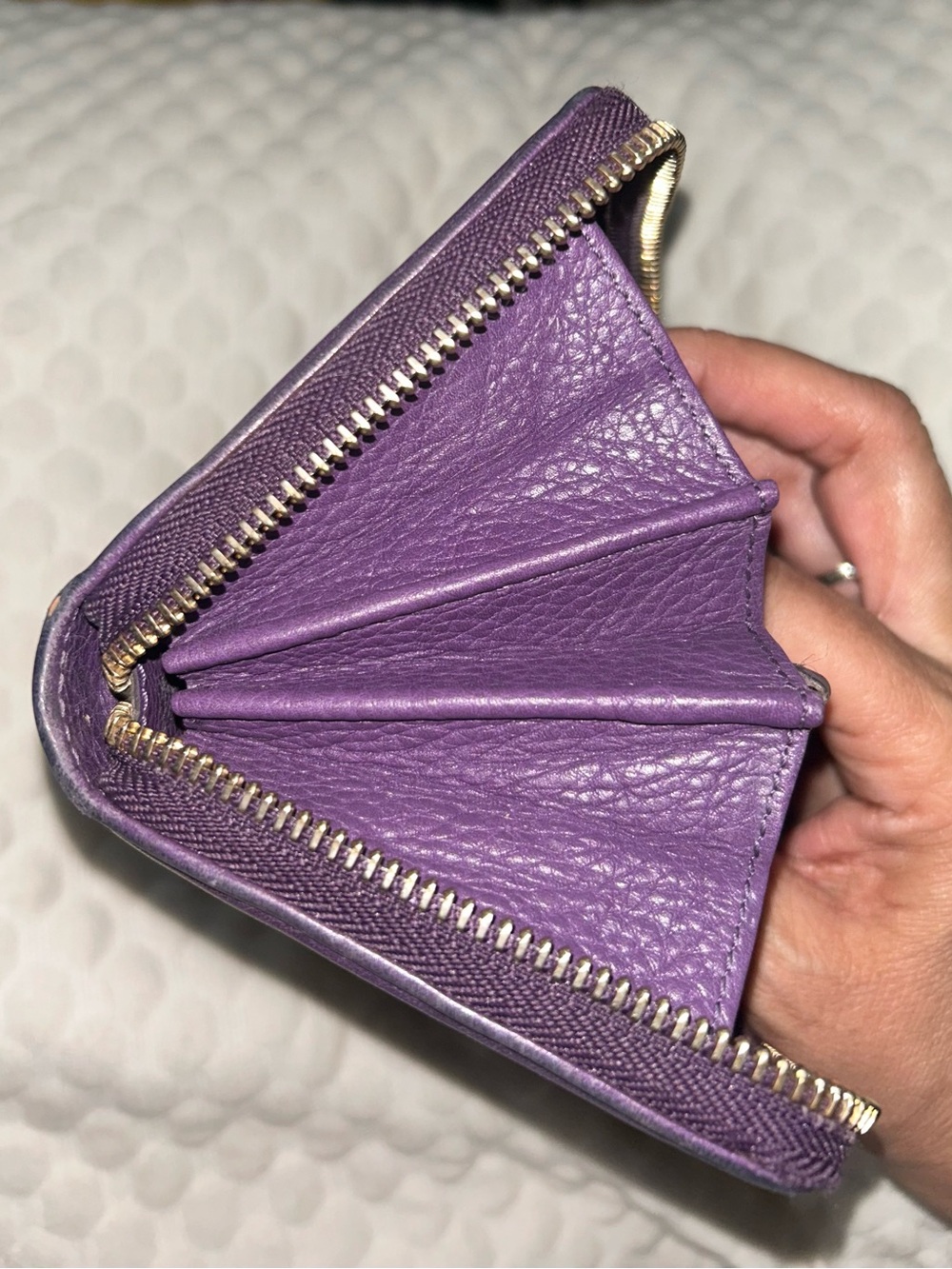 Gucci Purple Leather Zip Wallet with Tassel - Picture 5 of 9